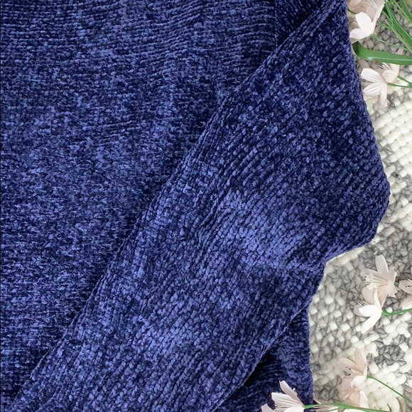 ๐๐ 3/$15 ๐๐ Alya dark blue knit sweater - Picture 2 of 6